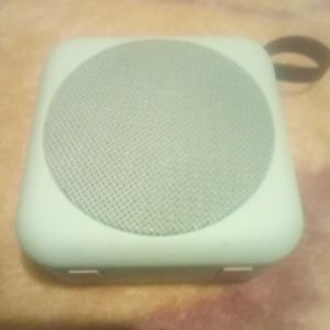 Mini square bluetooth speaker